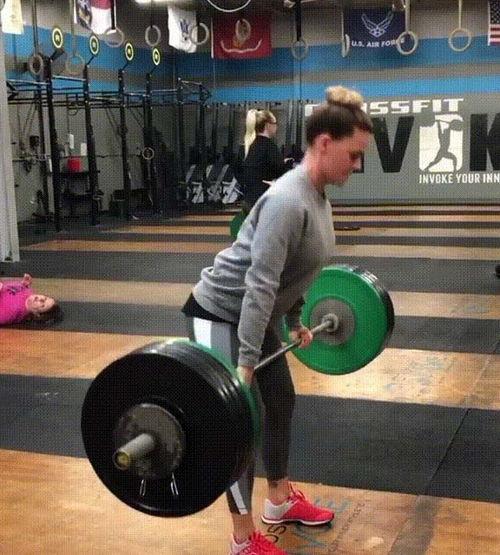 外国产后妈妈健身视频,跟随外国视频重塑身形与自信